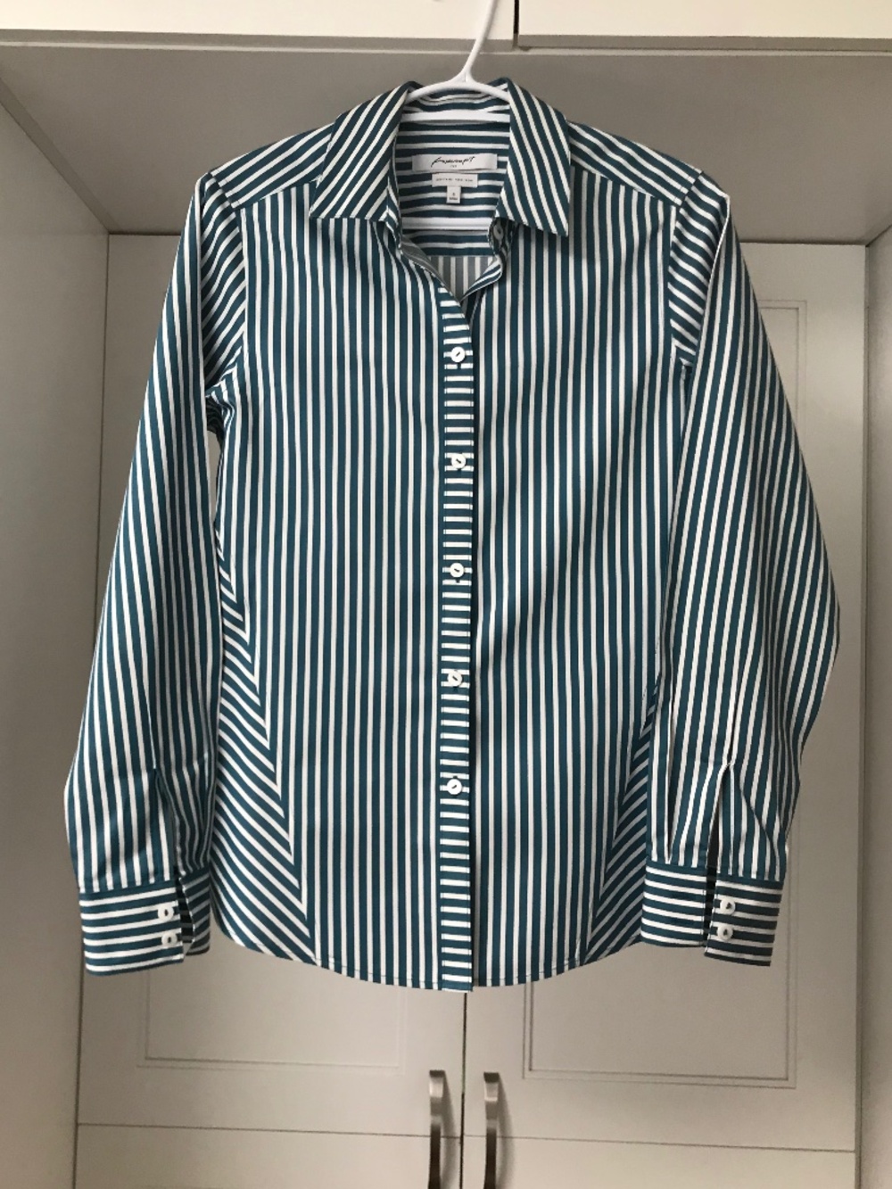 Foxcroft Women’s 100% Cotton Striped Button Down Long Sleeve Shirt US 4 Non Iron